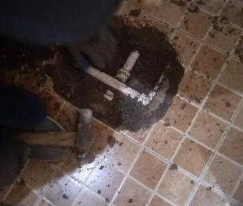 西青卫生间漏水维修公司为您分享下卫生间渗水如何处理及注意事项