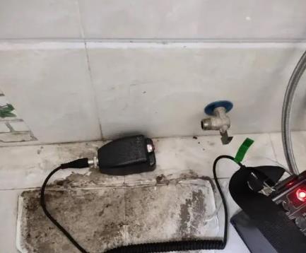 西青屋顶漏水维修公司分享下卫生间漏水的危害及解决方法